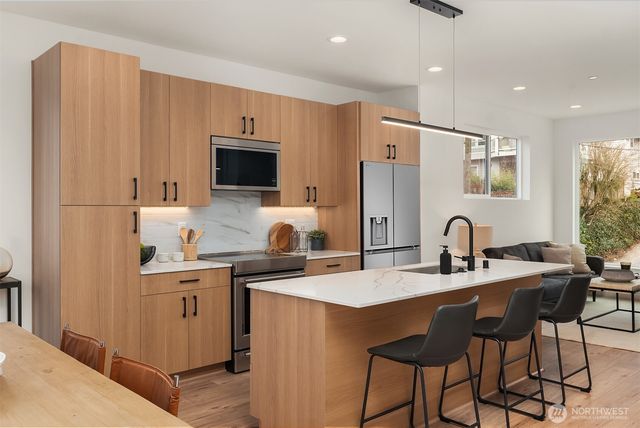 219 NE 75th Street, Seattle, WA 98115