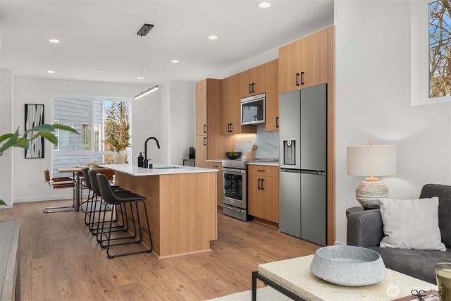 219 NE 75th Street, Seattle, WA 98115