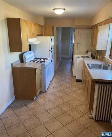 112 Paris Avenue E, Northvale, NJ 07647