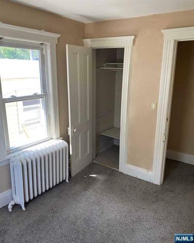 112 Paris Avenue E, Northvale, NJ 07647