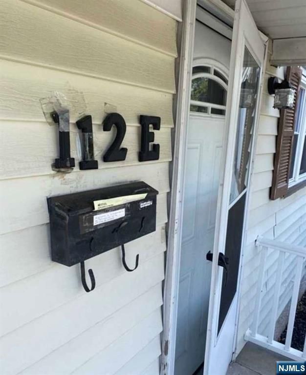 112 Paris Avenue E, Northvale, NJ 07647