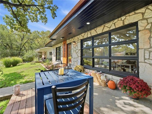 980 NW South Shore Drive, Lake Waukomis, MO 64151