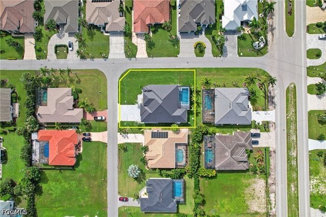 3729 SW 4TH LN, Cape Coral, FL 33991