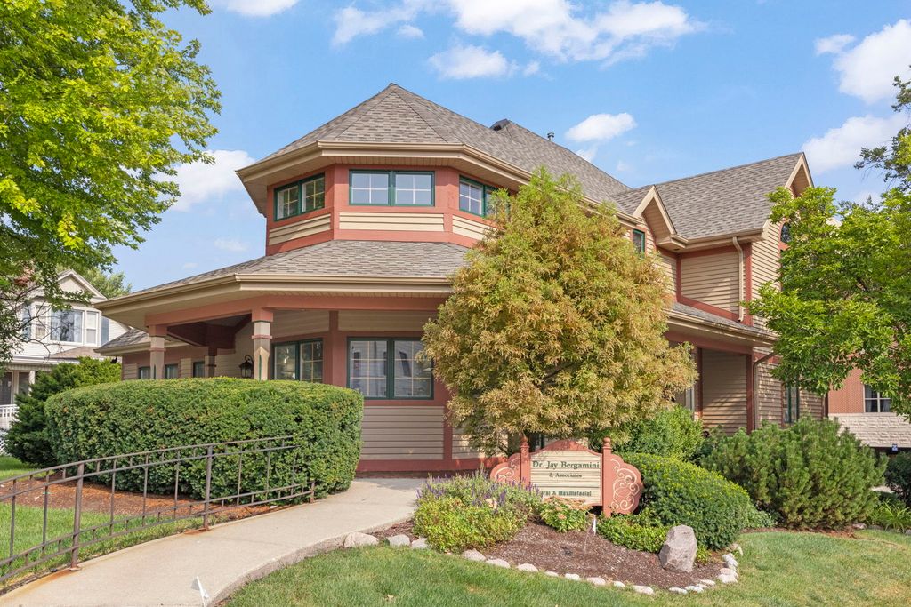 405 S Main Street, Naperville, IL 60540