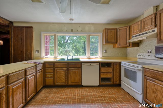 1797 Middletown Avenue, North Branford, CT 06472