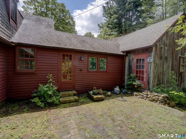 1797 Middletown Avenue, North Branford, CT 06472