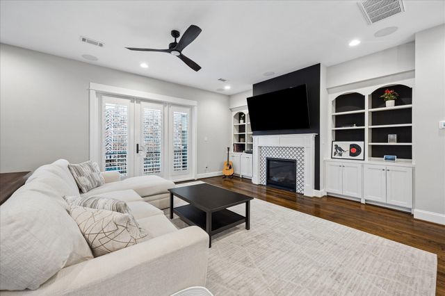 2915 Hicks Street, Houston, TX 77007
