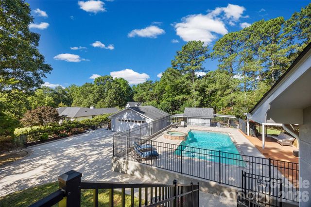 3101 Mckee Road, Charlotte, NC 28270