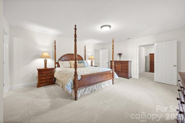 3101 Mckee Road, Charlotte, NC 28270