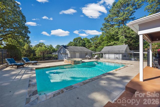 3101 Mckee Road, Charlotte, NC 28270