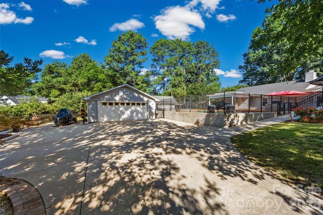 3101 Mckee Road, Charlotte, NC 28270