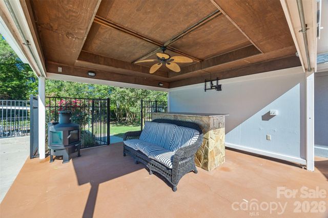 3101 Mckee Road, Charlotte, NC 28270