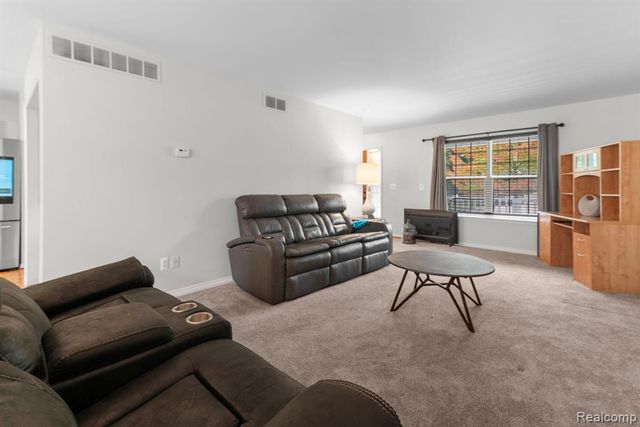 19338 Delaware Avenue, Redford, MI 48240