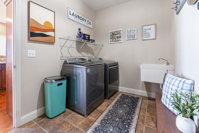 1302 Wicklow Drive, Bloomington, IL 61705