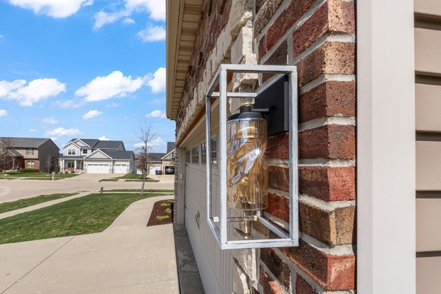 1302 Wicklow Drive, Bloomington, IL 61705