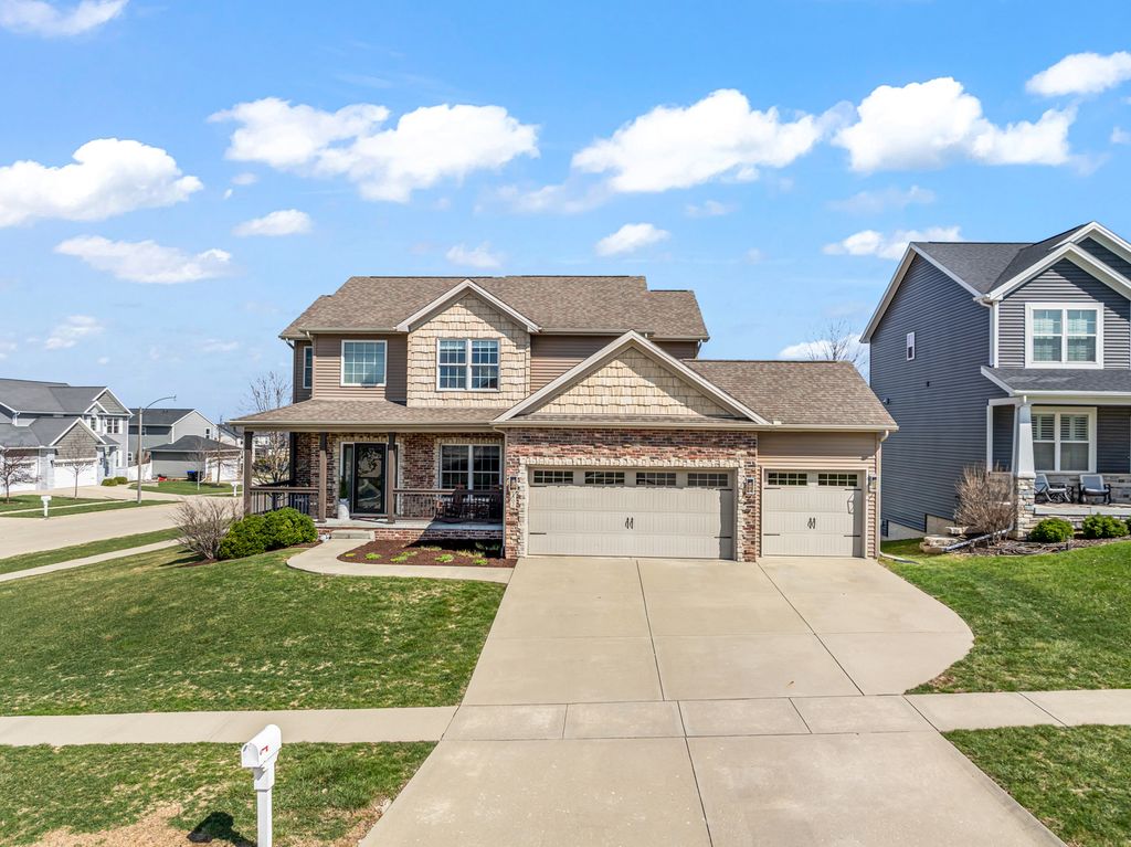 1302 Wicklow Drive, Bloomington, IL 61705