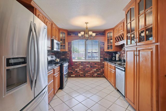 16419 Bizzibe St, Lathrop, CA 95330