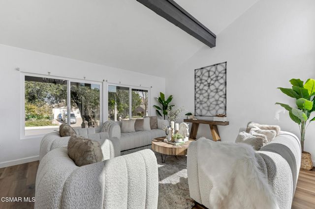 816 Pamela Wood Street, Newbury Park, CA 91320