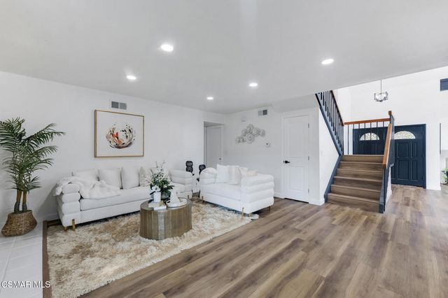 816 Pamela Wood Street, Newbury Park, CA 91320