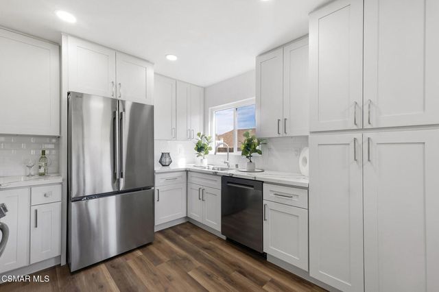 816 Pamela Wood Street, Newbury Park, CA 91320