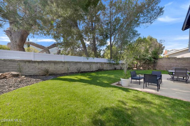 816 Pamela Wood Street, Newbury Park, CA 91320