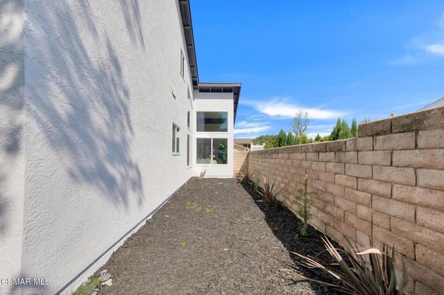 816 Pamela Wood Street, Newbury Park, CA 91320