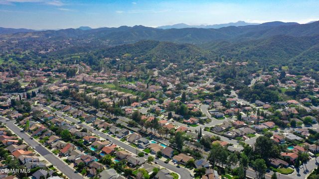 816 Pamela Wood Street, Newbury Park, CA 91320