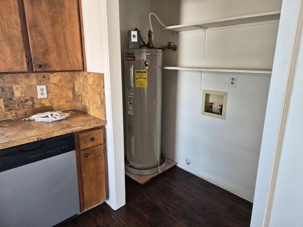 Image 6 of property listing at 802 N Bishop St, San Angelo, TX 76901