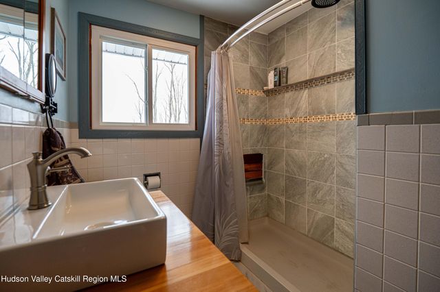 1169 New York 9j, Stuyvesant, NY 12173