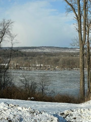 1169 New York 9j, Stuyvesant, NY 12173