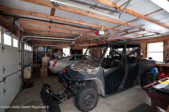 1169 New York 9j, Stuyvesant, NY 12173