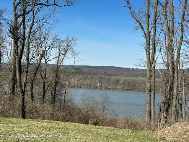 1169 New York 9j, Stuyvesant, NY 12173