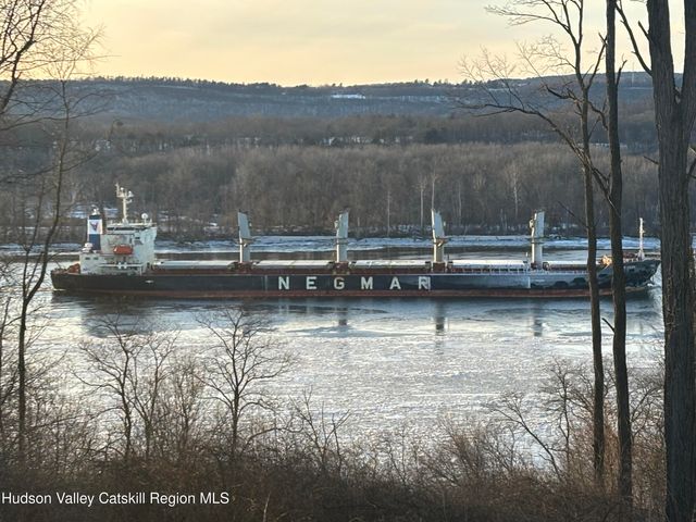 1169 New York 9j, Stuyvesant, NY 12173