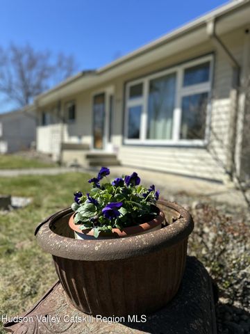 1169 New York 9j, Stuyvesant, NY 12173