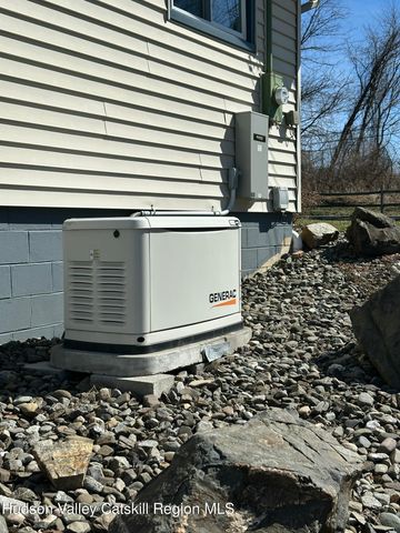 1169 New York 9j, Stuyvesant, NY 12173