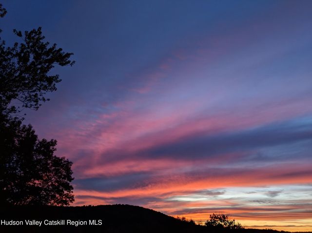 1169 New York 9j, Stuyvesant, NY 12173