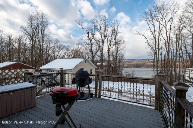 1169 New York 9j, Stuyvesant, NY 12173