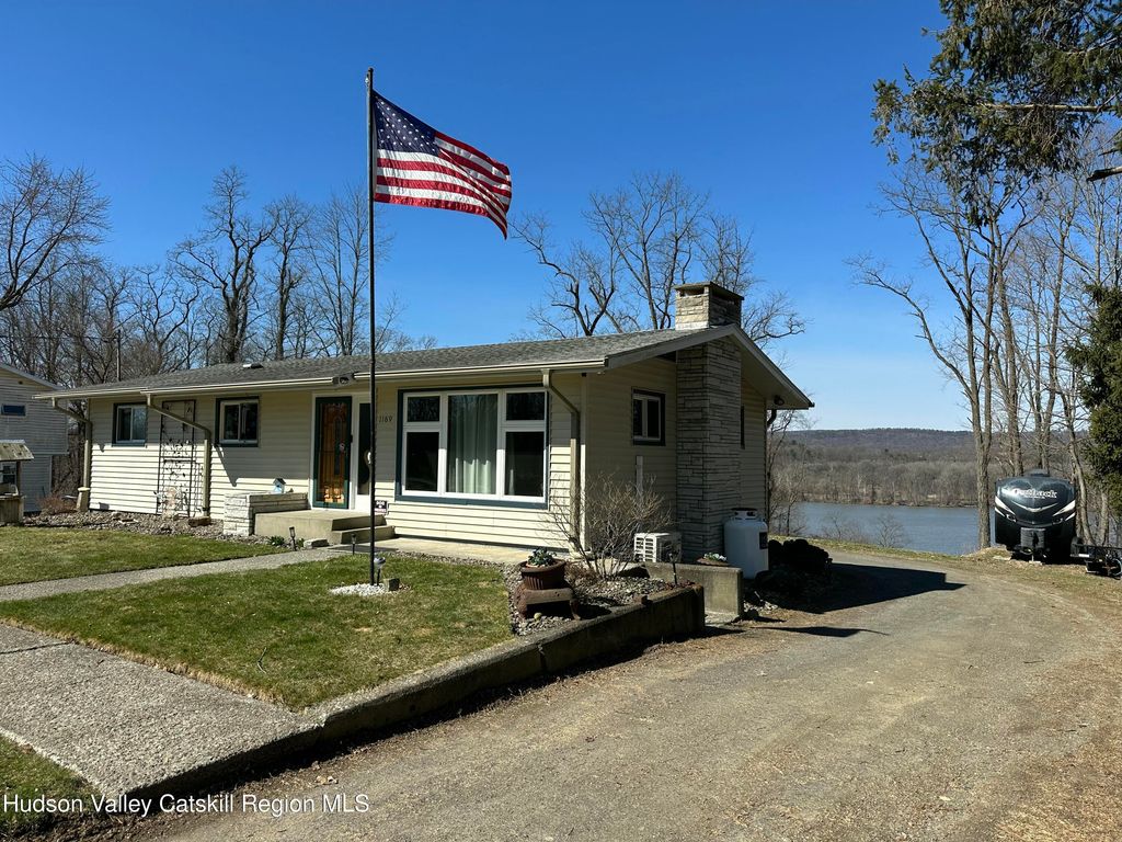 1169 New York 9j, Stuyvesant, NY 12173