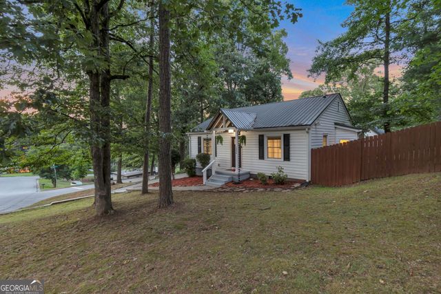 1396 Enota Avenue NE, Gainesville, GA 30501