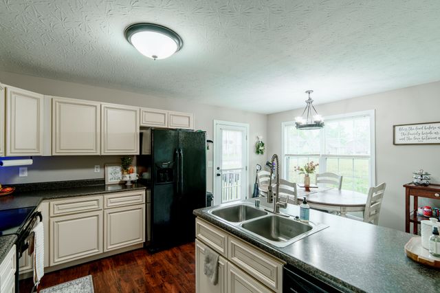 20 Hibiscus Court, Morehead, KY 40351