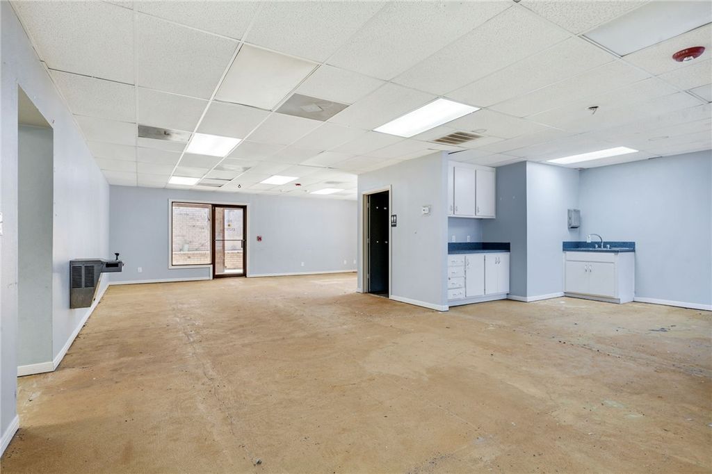 2701 East 29th Street E, Bryan, TX 77802 — photo 2