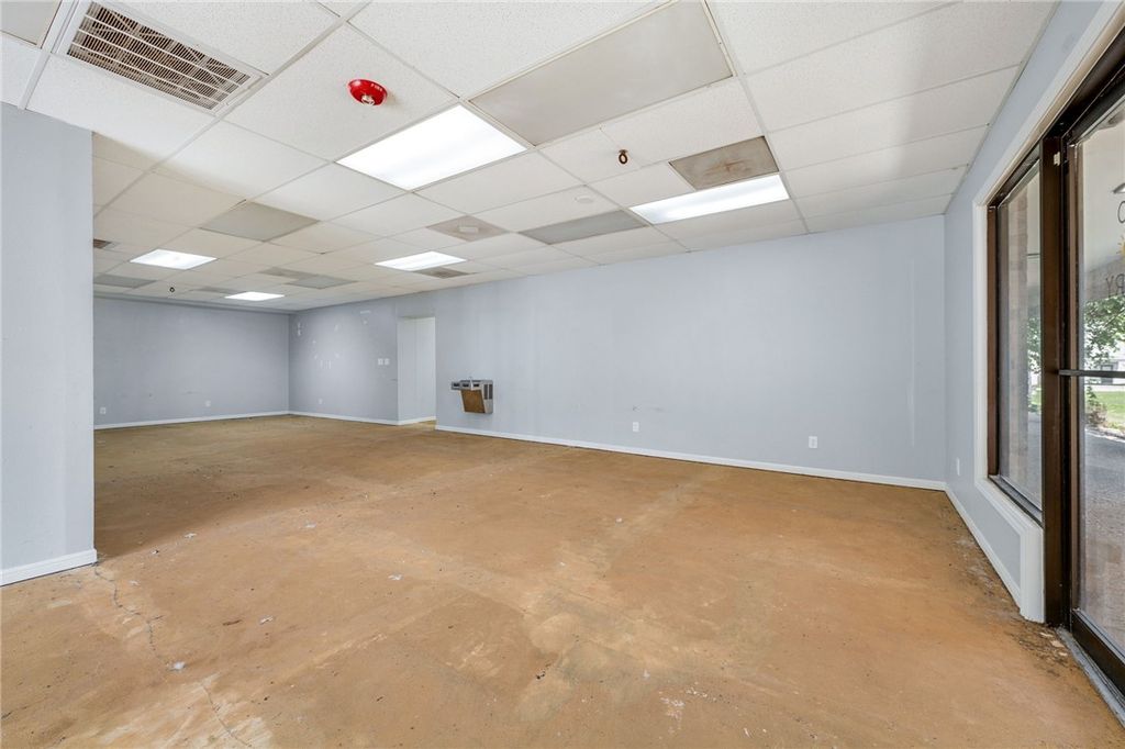 2701 East 29th Street E, Bryan, TX 77802 — photo 4