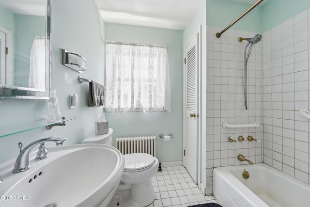 279 S Main Avenue, Albany, NY 12208