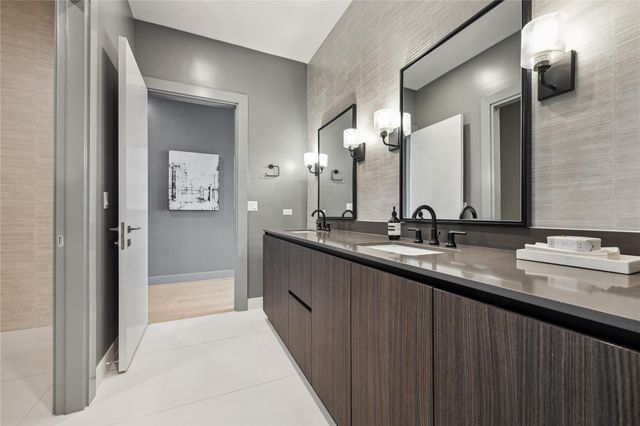 1711 Allen Parkway 2101, Houston, TX 77019