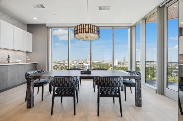 1711 Allen Parkway 2101, Houston, TX 77019