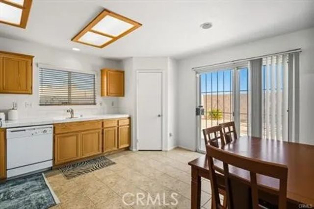 12050 Goldoak Court, Victorville, CA 92392