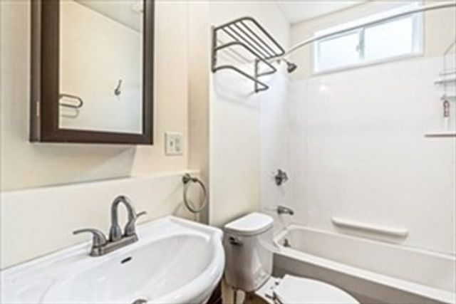 29 Chestnut St 1, Wakefield, MA 01880