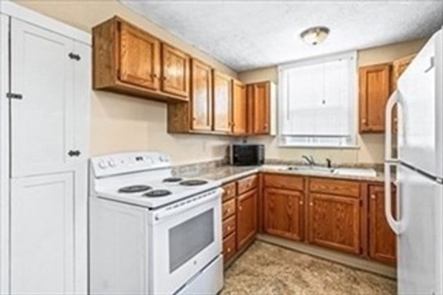 29 Chestnut St 1, Wakefield, MA 01880