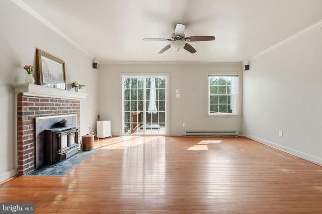 8277 LOCK LN, Warrenton, VA 20186