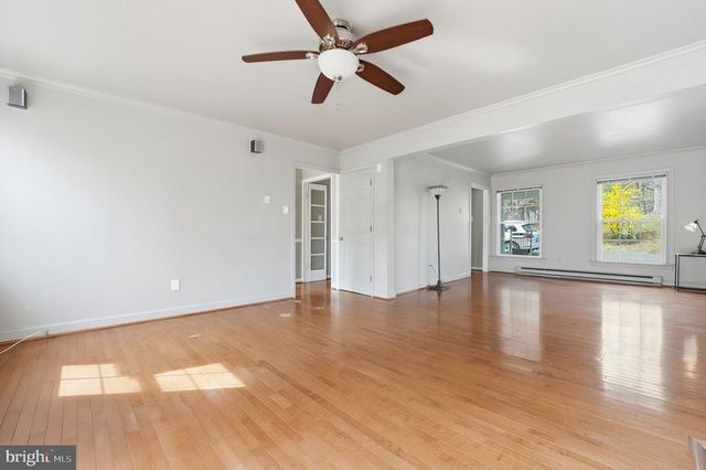 8277 LOCK LN, Warrenton, VA 20186